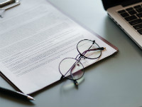 eadhsy-doc-and-glasses_photo